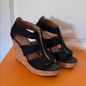 Stylish Black Wedge Sandals